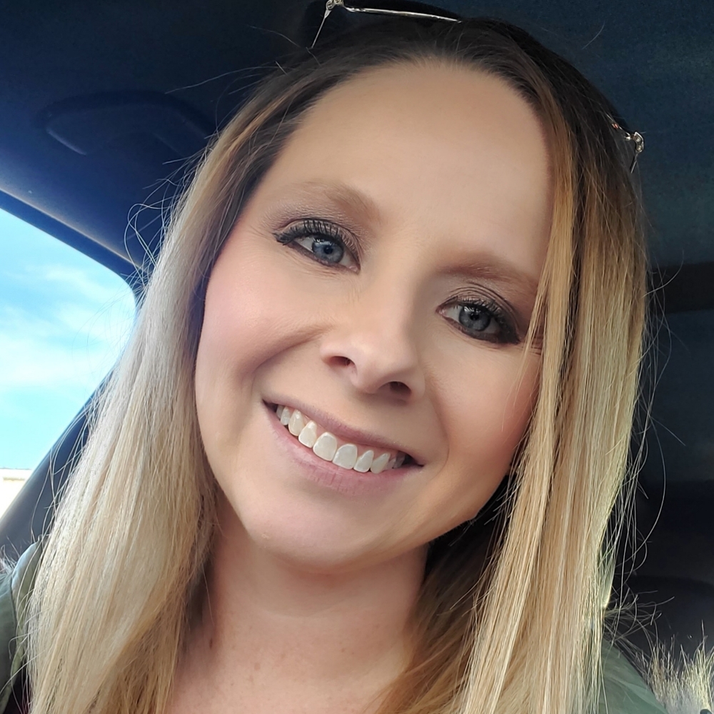 Meet your Posher, Courtney